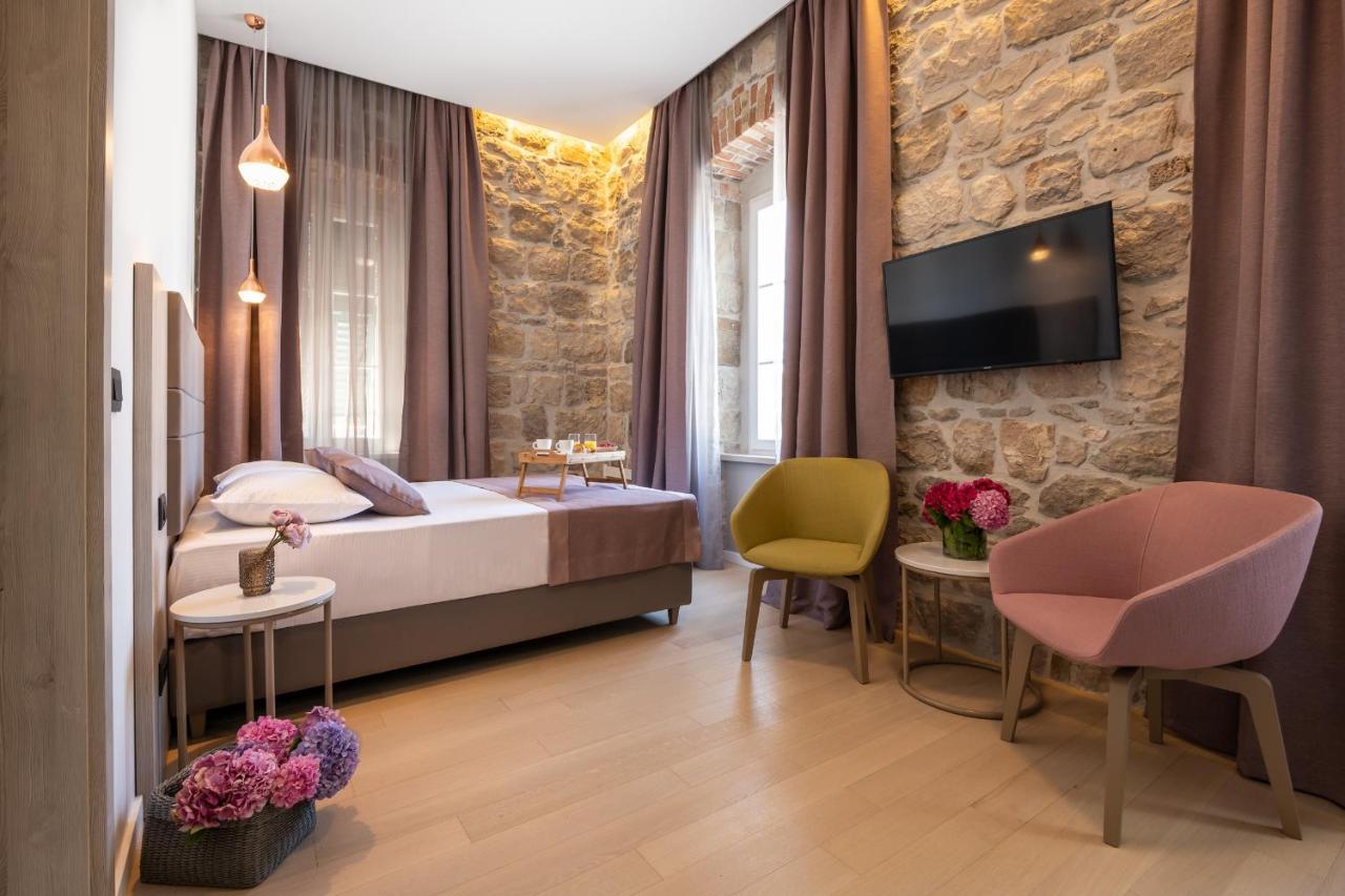 Deluxe Double Room with Balcony and Sea View